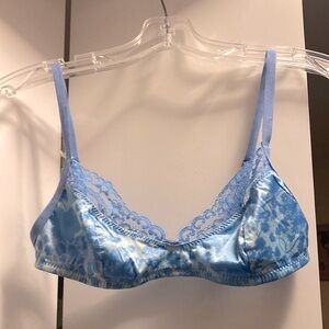 Free People Bralette. Silky floral with lace trim. Pull over. Blue. Size XS NWOT